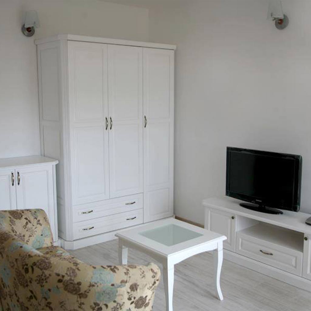 hol-4.jpg Living room furniture BGA059 - Image 1
